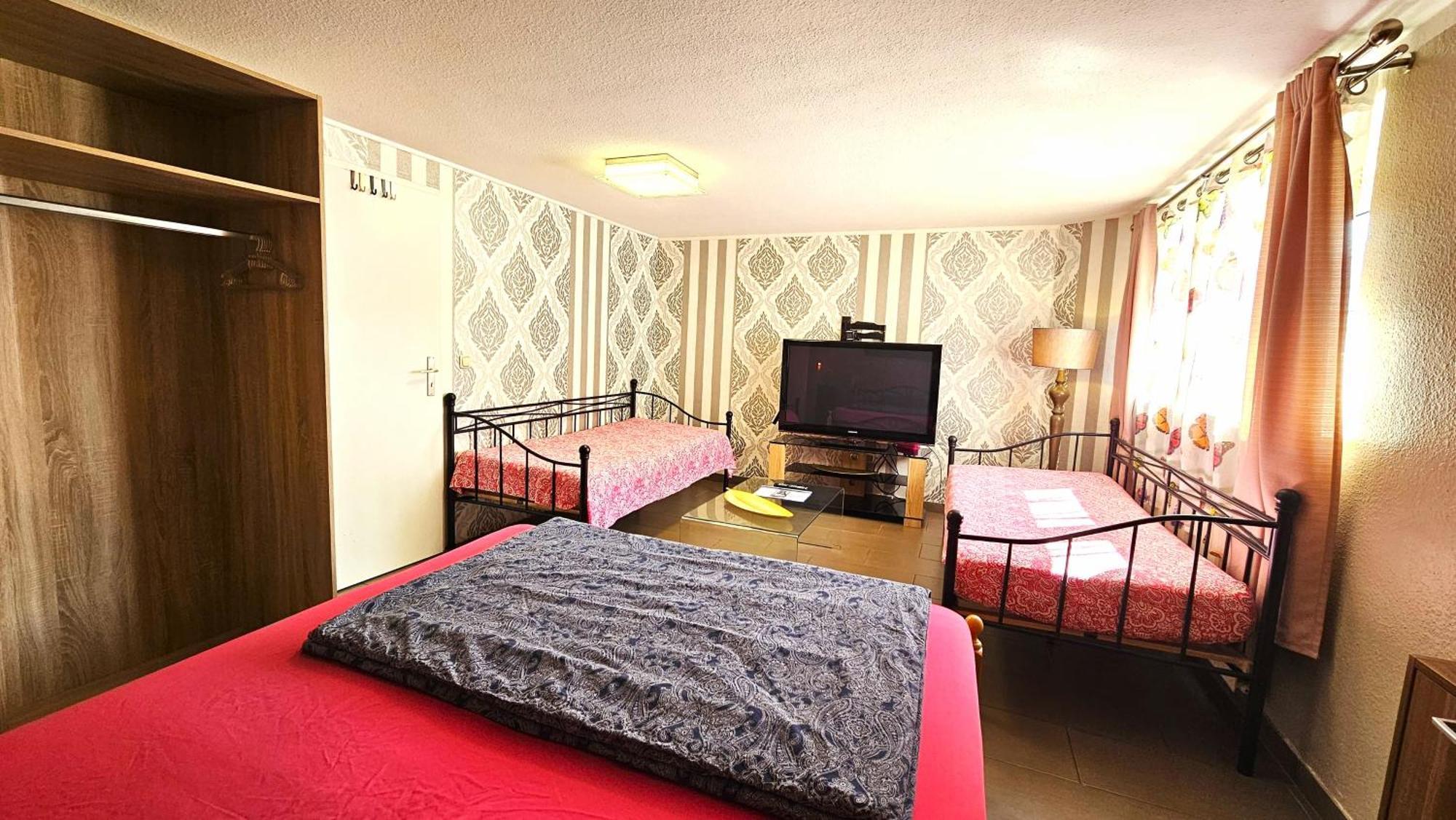 Gruendauer Monteurwohnung/Studentenwohnung Экстерьер фото