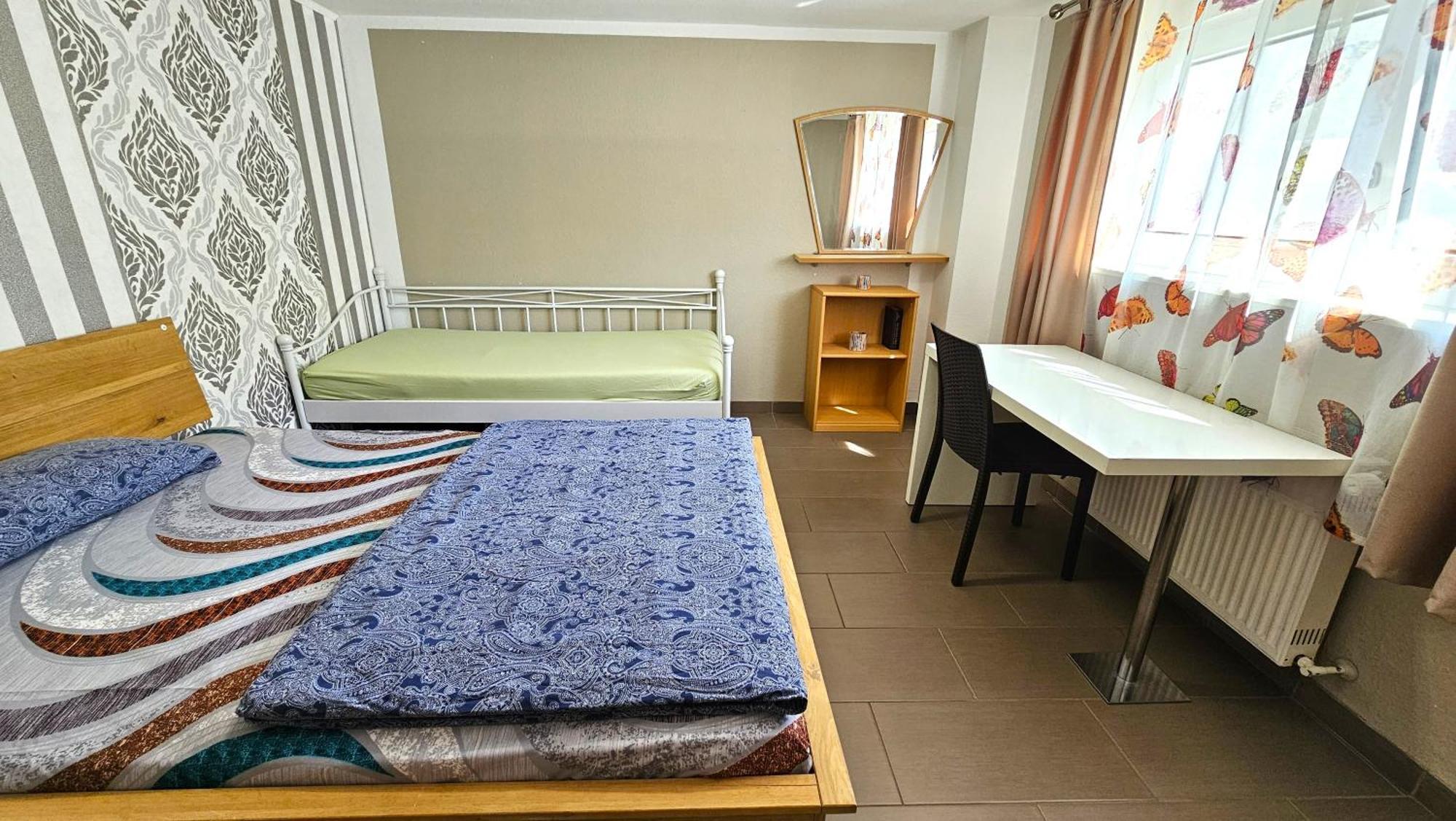 Gruendauer Monteurwohnung/Studentenwohnung Экстерьер фото
